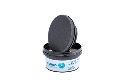 Gerko Poudre noir de contrôle 150g avec applicateur